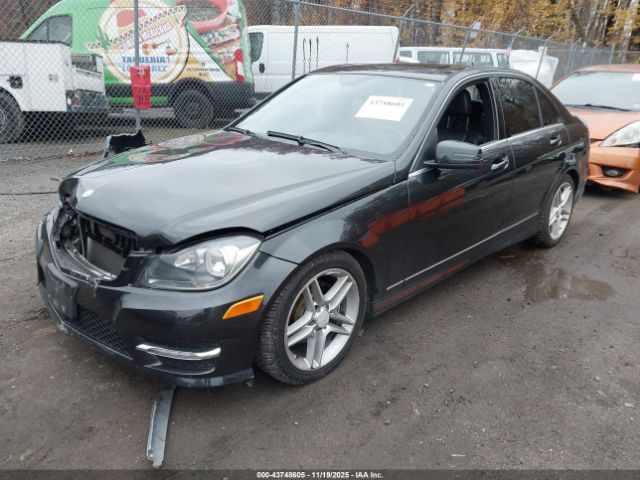 2012 MERCEDES-BENZ C 300 WDDGF8BB7CR192209 Photo 1
