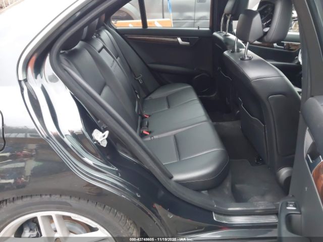 2012 MERCEDES-BENZ C 300 WDDGF8BB7CR192209 Photo 7