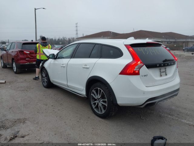 2015 VOLVO V60 CROSS COUNTRY YV4612HK3F1001541 Photo 2