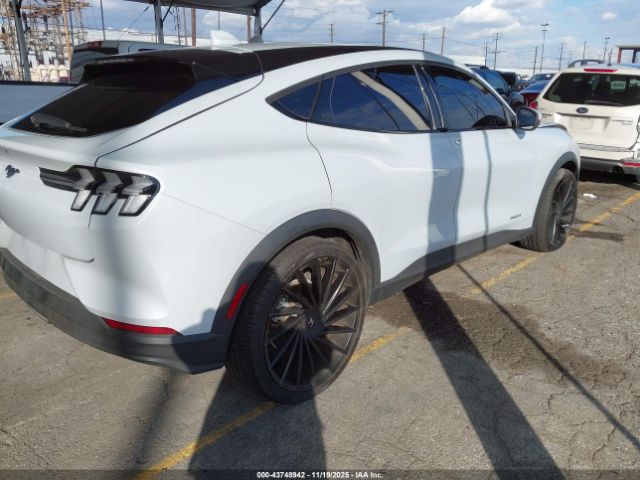 2021 FORD MUSTANG MACH-E 3FMTK1RMXMMA49465 Photo 3