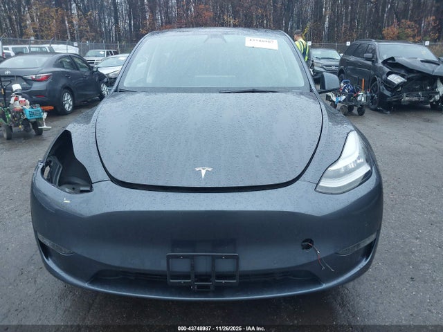 7SAYGDEE5NF442598 Tesla Model Y Long Range Dual Motor All-wheel Drive