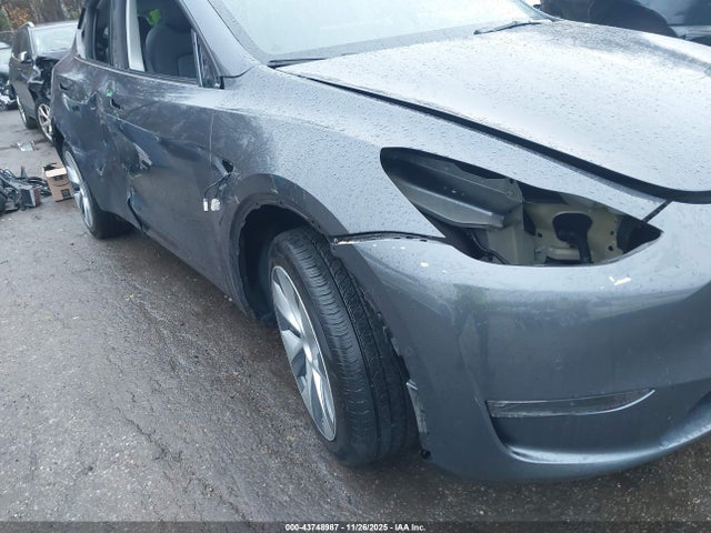 7SAYGDEE5NF442598 Tesla Model Y Long Range Dual Motor All-wheel Drive
