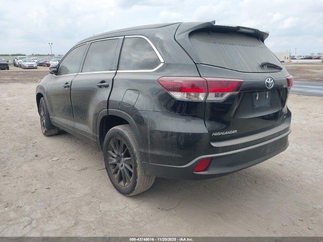 5TDKZRFH5KS350465 Toyota Highlander Se