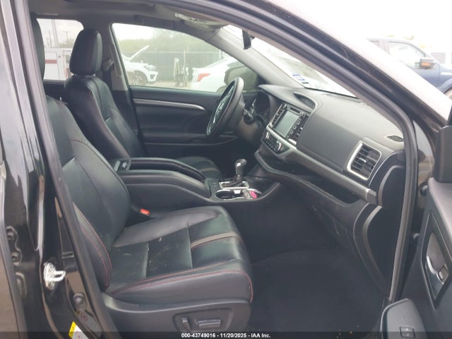 5TDKZRFH5KS350465 Toyota Highlander Se