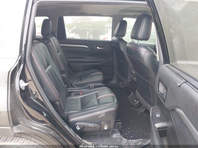 5TDKZRFH5KS350465 Toyota Highlander Se