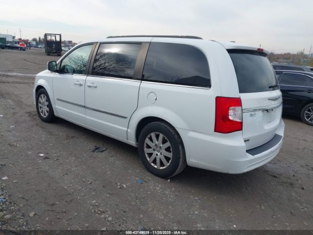 2015 CHRYSLER TOWN & COUNTRY 2C4RC1BG8FR739372 Photo 2