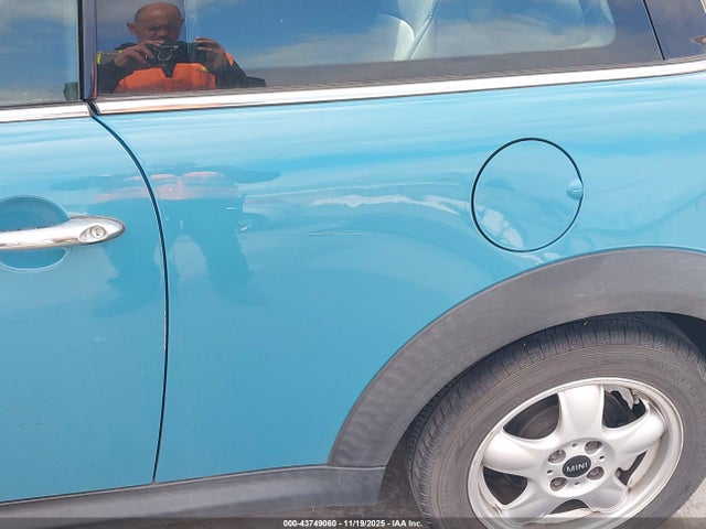 2010 MINI COOPER WMWMF3C56ATZ62177 Photo 5
