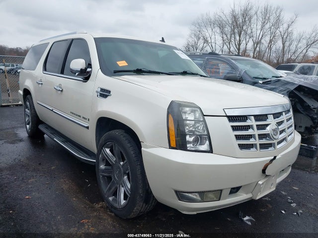 2008 CADILLAC ESCALADE ESV 1GYFK66828R267243 Photo 0
