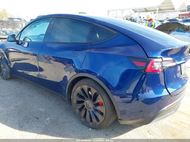 2022 TESLA MODEL Y 7SAYGDEF4NF399946 Photo 2