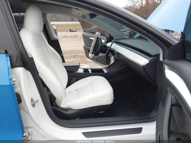 2021 TESLA MODEL 3 5YJ3E1EC8MF044830 Photo 4
