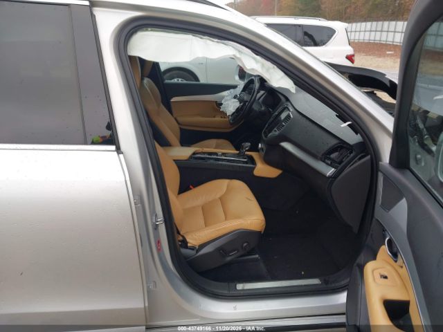 2017 VOLVO XC90 YV4A22PK6H1153695 Photo 4