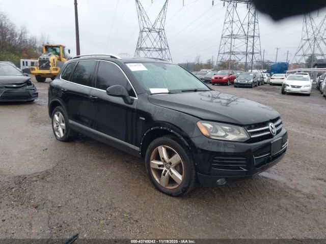 2011 VOLKSWAGEN TOUAREG WVGFK9BPXBD005944