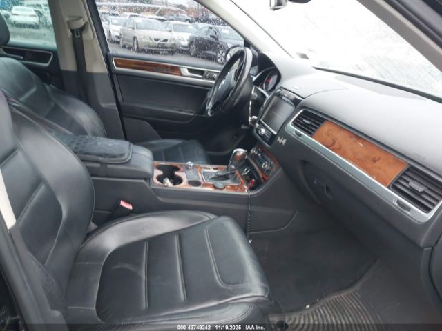 2011 VOLKSWAGEN TOUAREG WVGFK9BPXBD005944 Photo 4