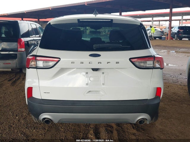 1FMCU0G66NUB11546 Ford ESCAPE SE
