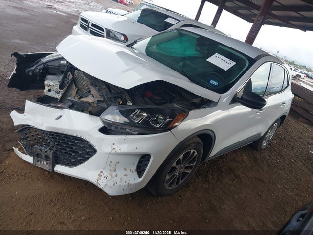 1FMCU0G66NUB11546 Ford ESCAPE SE