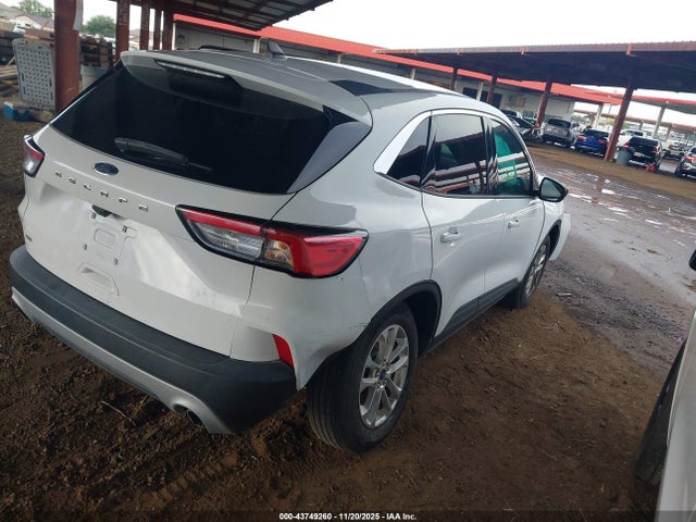 1FMCU0G66NUB11546 Ford ESCAPE SE