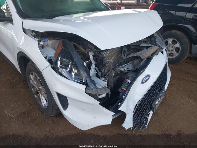 1FMCU0G66NUB11546 Ford ESCAPE SE