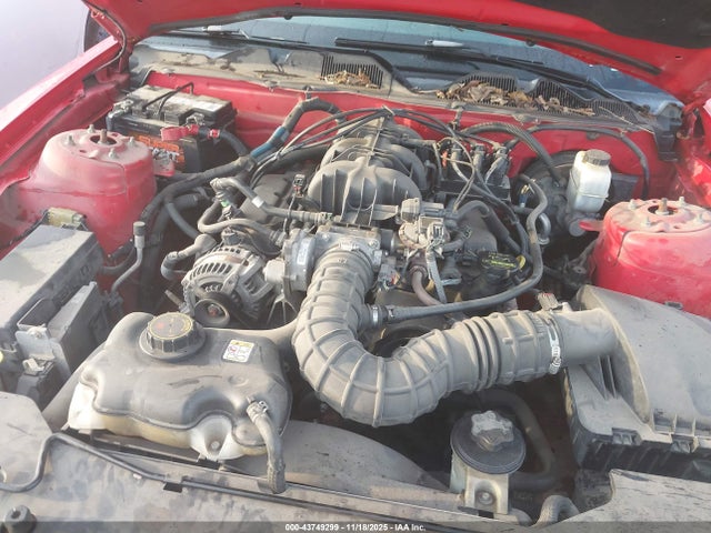 43749299 :رقم المزاد ، 1ZVBP8AN5A5170627 vin ، 2010 Ford Mustang V6/v6 Premium مزاد بيع