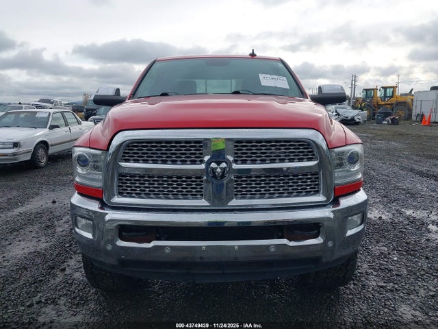 3C6UR5FL4HG667996 RAM 2500 Laramie 4x4 6&#039;4 Box