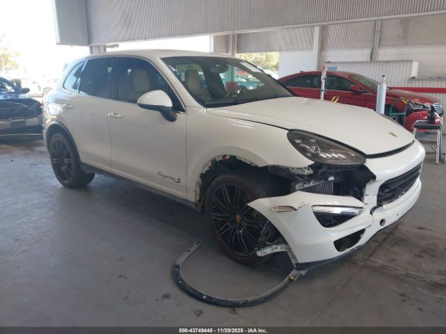 2016 PORSCHE CAYENNE WP1AB2A25GLA95396