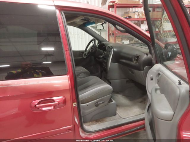 2005 CHRYSLER TOWN & COUNTRY 2C4GP54L65R103271 Photo 4