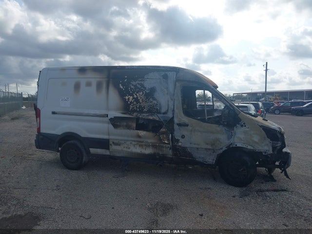 Ford Transit-250 2015 1FTNR2CMXFKA03040 Image 12