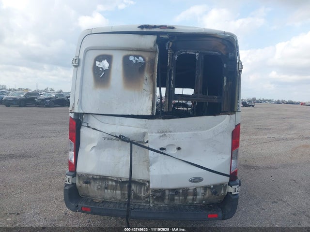 Ford Transit-250 2015 1FTNR2CMXFKA03040 Image 15