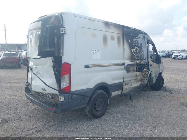 Ford Transit-250 2015 1FTNR2CMXFKA03040 Image 4