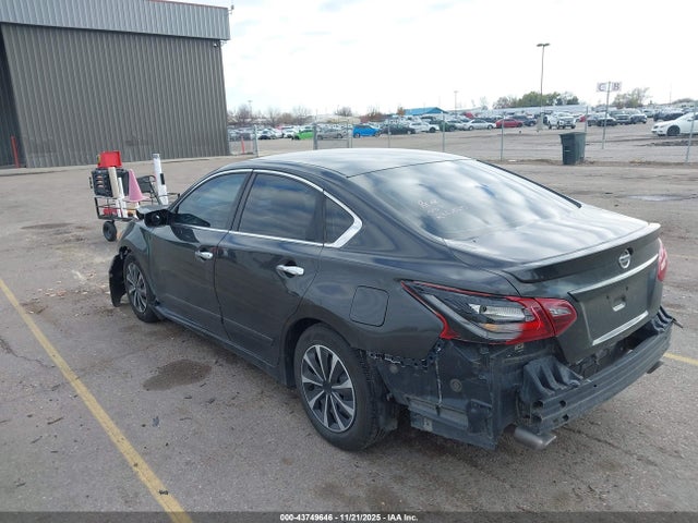 Продажа на аукционе авто 2017 Nissan Altima 2.5 S, vin: 1N4AL3AP8HN325816, номер лота: 43749646