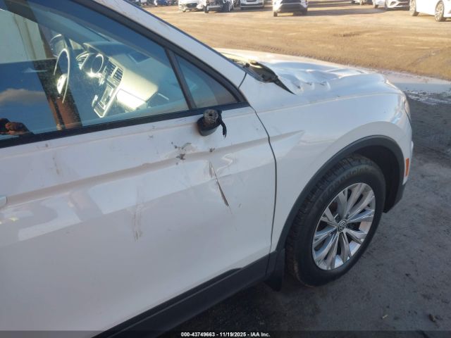 2018 VOLKSWAGEN TIGUAN 3VV0B7AXXJM016897 Photo 5