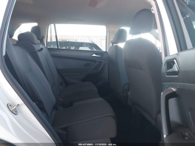 2018 VOLKSWAGEN TIGUAN 3VV0B7AXXJM016897 Photo 7