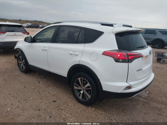2018 TOYOTA RAV4 JTMWFREV1JJ734482 Photo 2