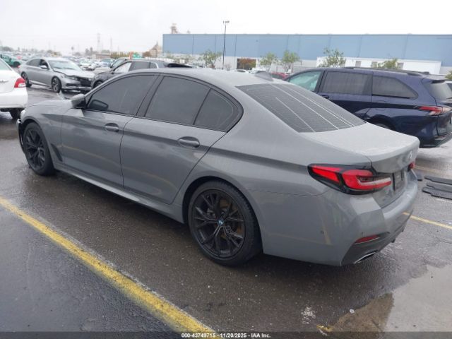2022 BMW 530 WBA53BH09NCK98743 Photo 2