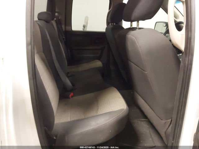 43749743 :رقم المزاد ، 1D7RB1GT5BS673841 vin ، 2011 Ram Ram 1500 St مزاد بيع