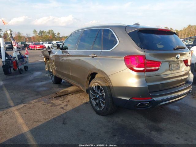 2018 BMW X5 5UXKR0C53J0X87239 Photo 2