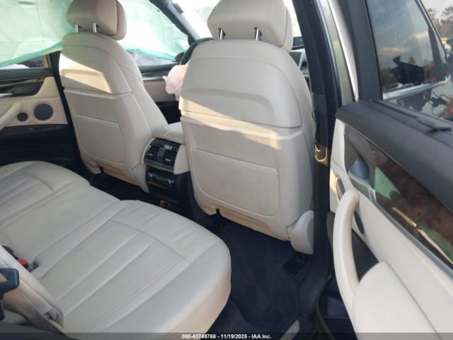 2018 BMW X5 5UXKR0C53J0X87239 Photo 7