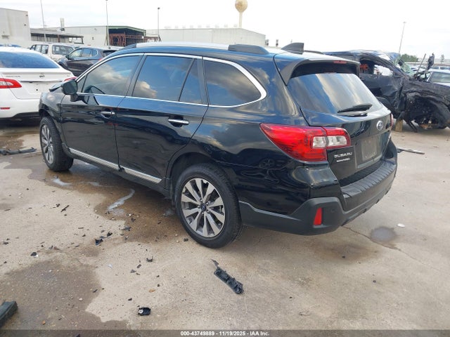 2018 SUBARU OUTBACK 4S4BSATC6J3326976 Photo 2