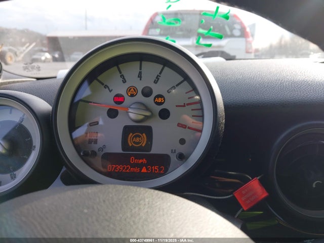 2010 MINI COOPER S WMWMS3C51ATY50740 Photo 6