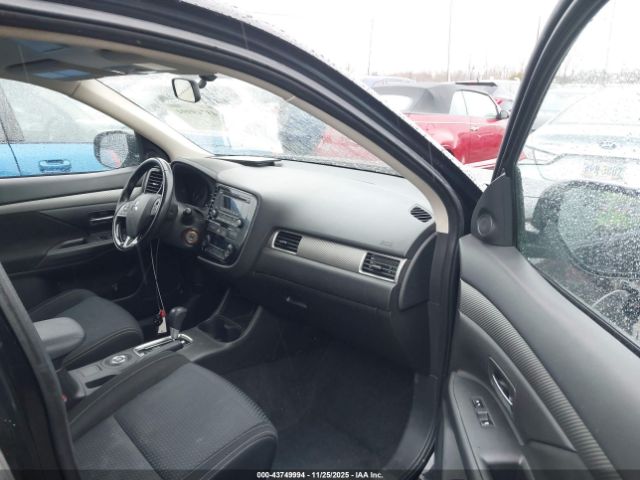2016 MITSUBISHI OUTLANDER JA4AZ3A33GZ017928 Photo 4
