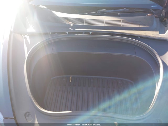 2024 TESLA MODEL 3 5YJ3E1EB7RF827409 Photo 9