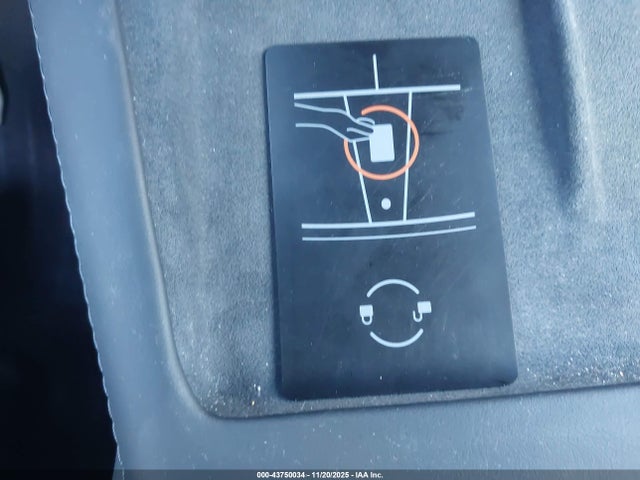 2024 TESLA MODEL 3 5YJ3E1EB7RF827409 Photo 10