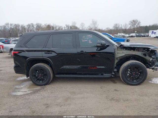 Toyota Sequoia Platinum 2024 7SVAAABA2RX046288 Image 13