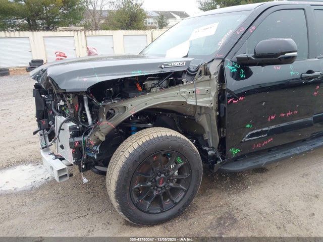 Toyota Sequoia Platinum 2024 7SVAAABA2RX046288 Image 18
