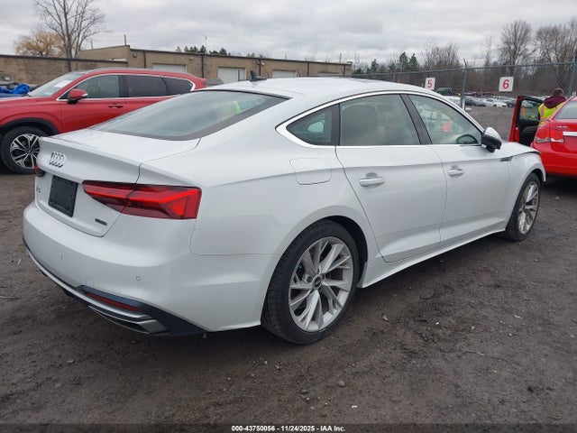 2021 AUDI A5 SPORTBACK WAUCBCF57MA037930 Photo 3