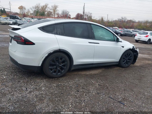 2023 TESLA MODEL X 7SAXCAE5XPF399725 Photo 3