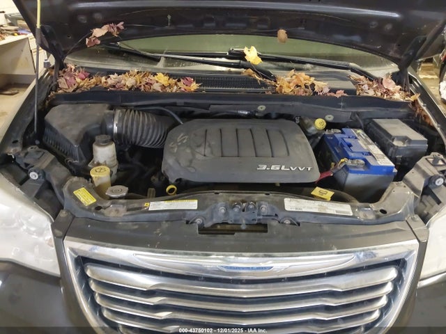 43750102 :رقم المزاد ، 2C4RC1BG6CR106820 vin ، 2012 Chrysler Town & Country Touring مزاد بيع