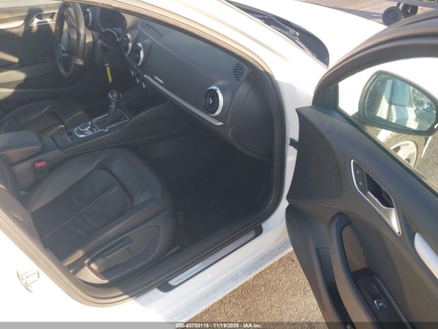 2017 AUDI A3 WAUAUGFF3H1030674 Photo 4