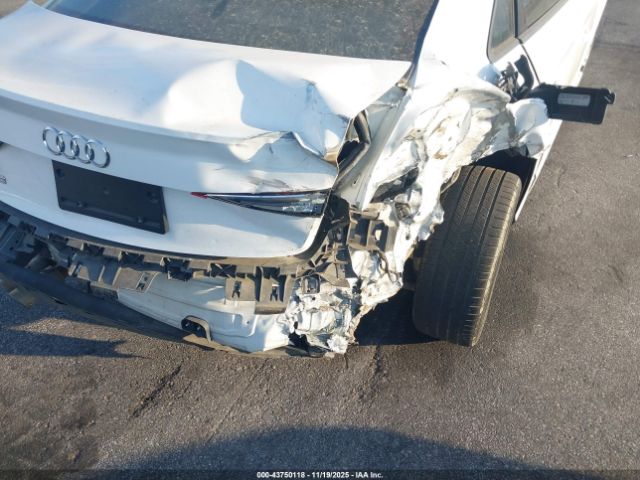 2017 AUDI A3 WAUAUGFF3H1030674 Photo 5