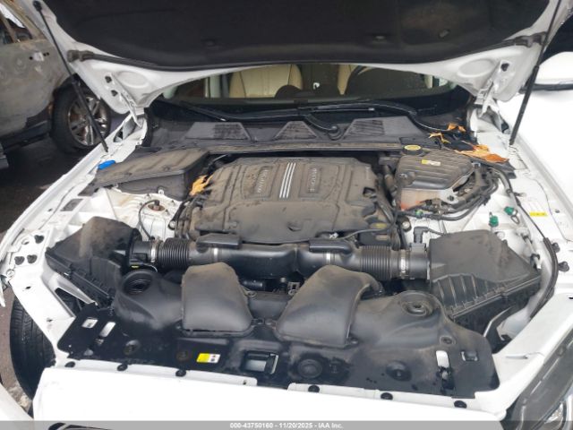 2019 JAGUAR XJ SAJWA1C74K8W19759 Photo 9