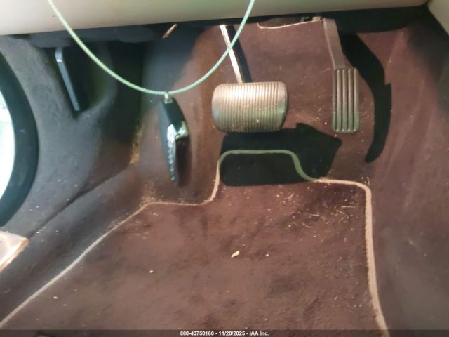 2019 JAGUAR XJ SAJWA1C74K8W19759 Photo 10